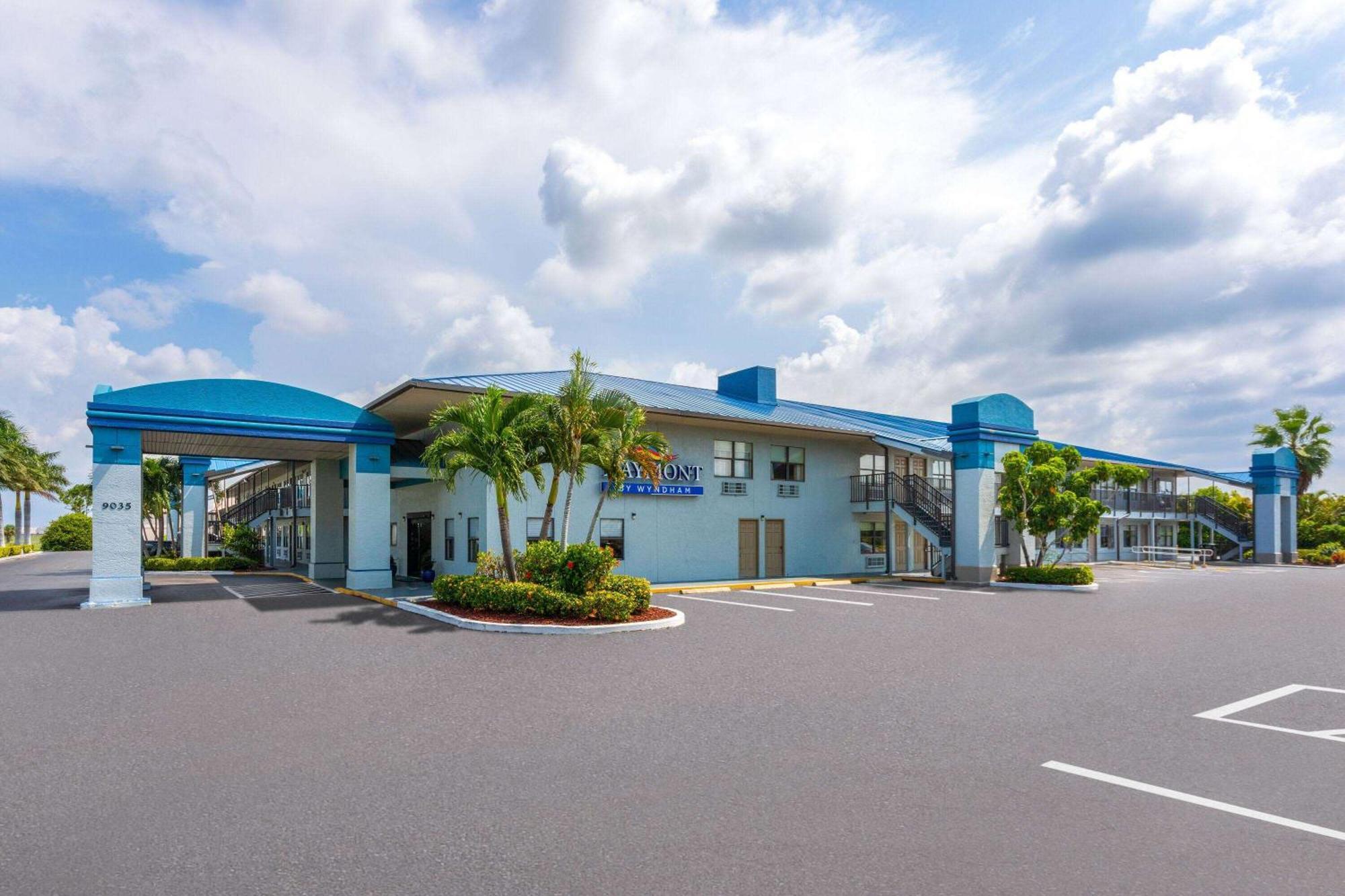 Готель Baymont By Wyndham Punta Gorda/Port Charlotte Екстер'єр фото