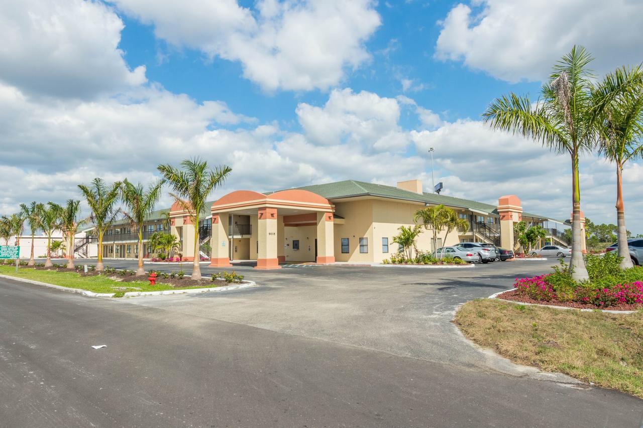 Готель Baymont By Wyndham Punta Gorda/Port Charlotte Екстер'єр фото