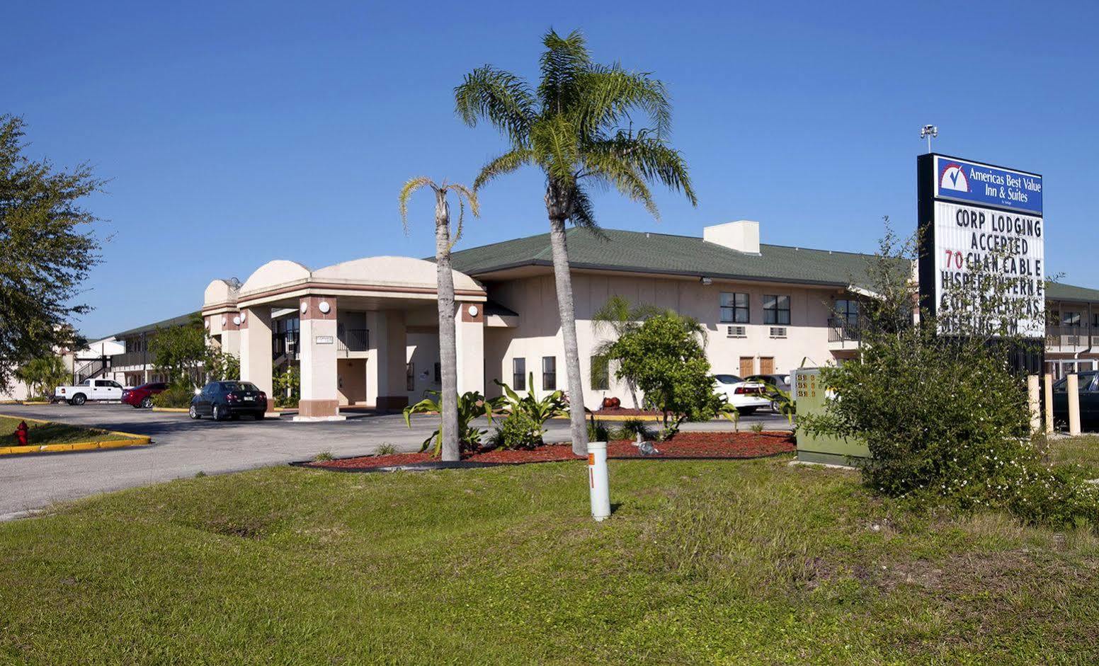 Готель Baymont By Wyndham Punta Gorda/Port Charlotte Екстер'єр фото